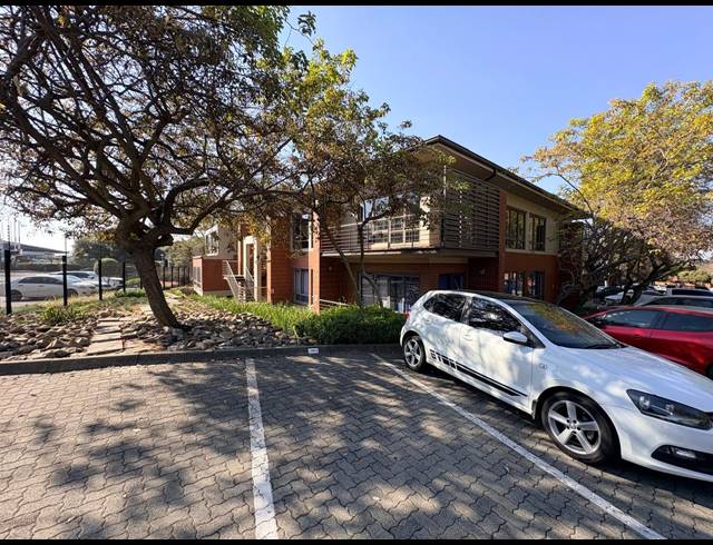 347M² OFFICE TO LET IN MAGALIESSIG